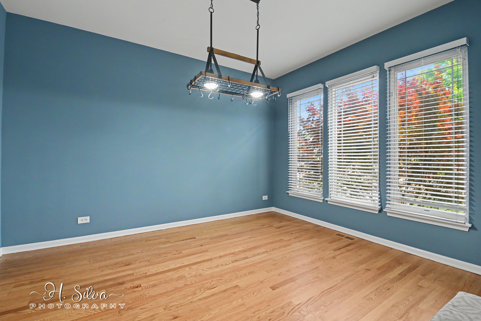 1410 Grand Pointe Boulevard Property Photo 5