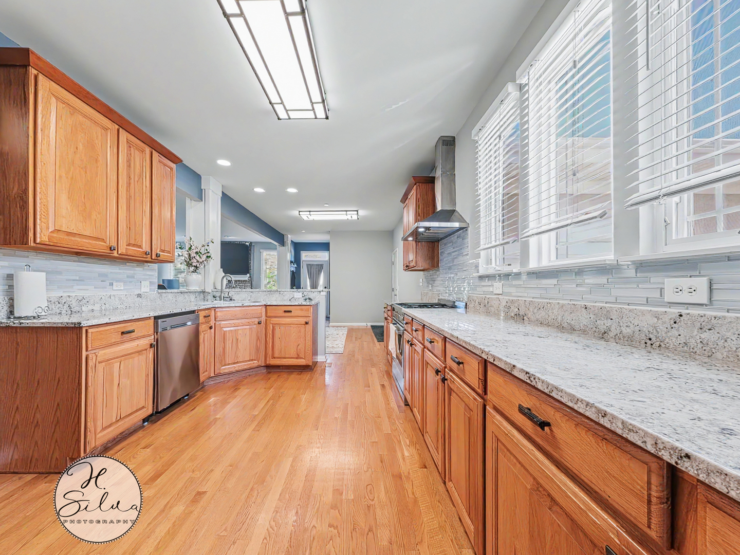 1410 Grand Pointe Boulevard Property Photo 8