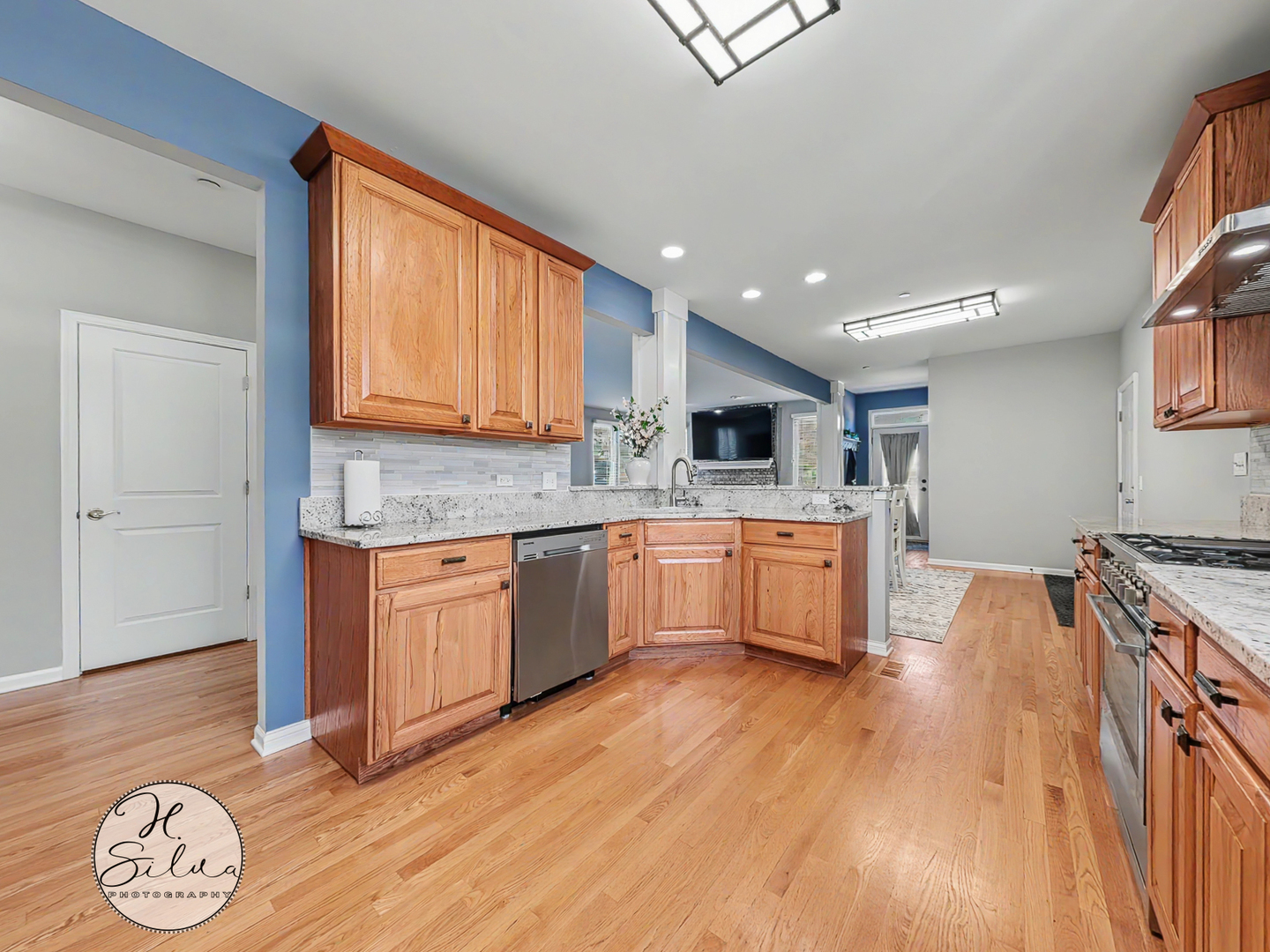 1410 Grand Pointe Boulevard Property Photo 9