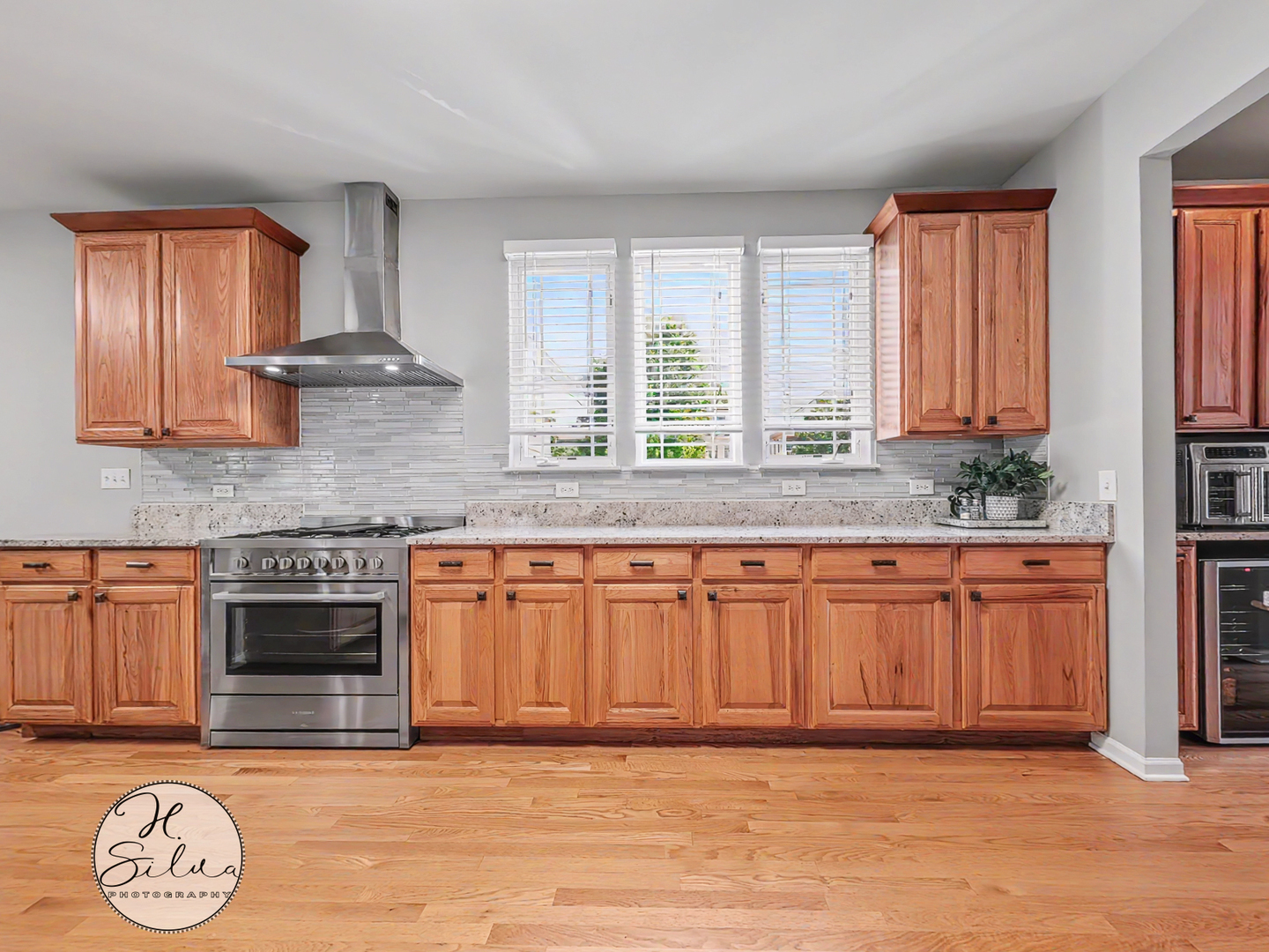 1410 Grand Pointe Boulevard Property Photo 10