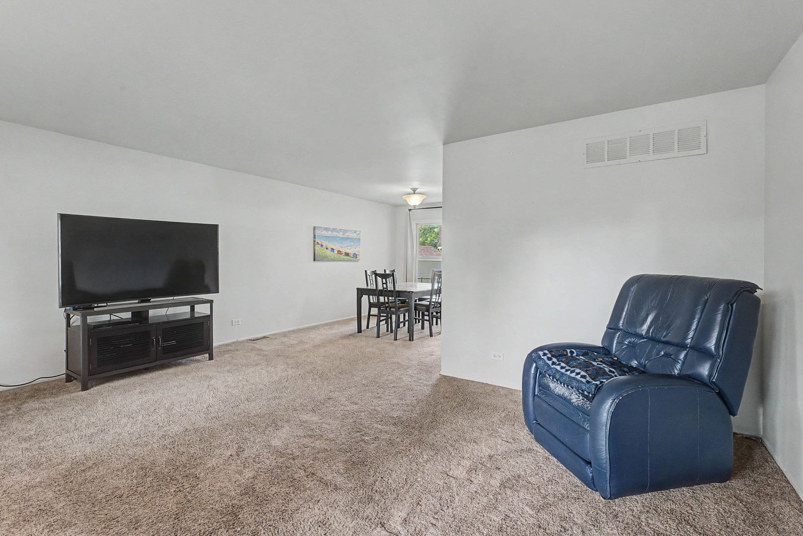 37 Yardley Lane Property Photo 5