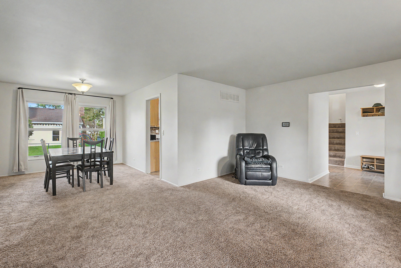 37 Yardley Lane Property Photo 6