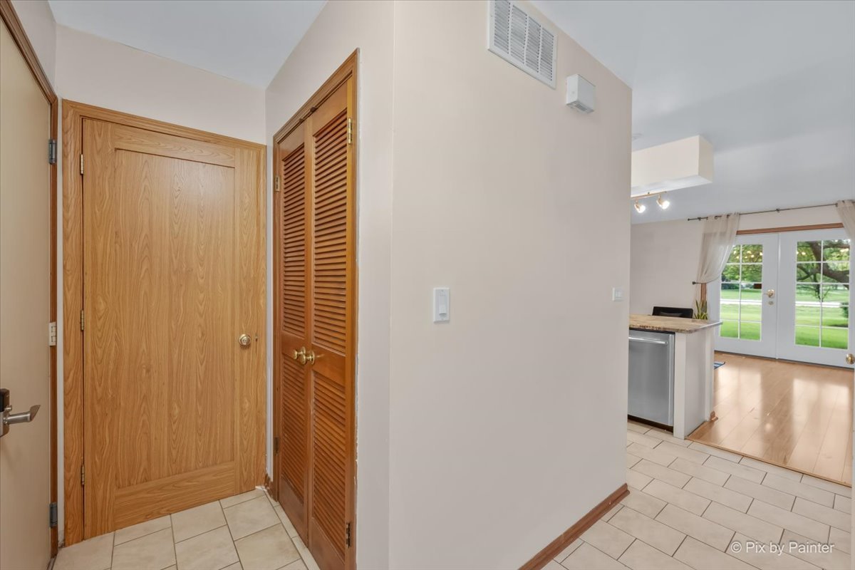 473 Nicole Drive B Property Photo 3