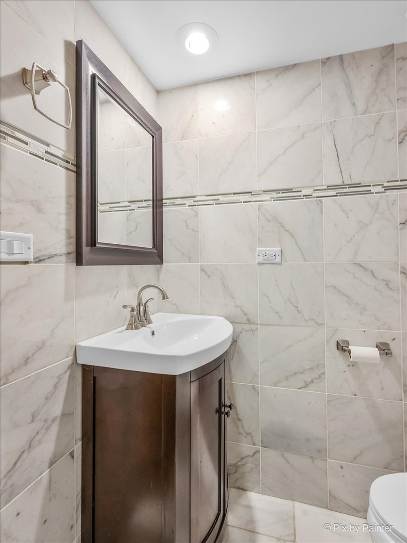 473 Nicole Drive B Property Photo 4