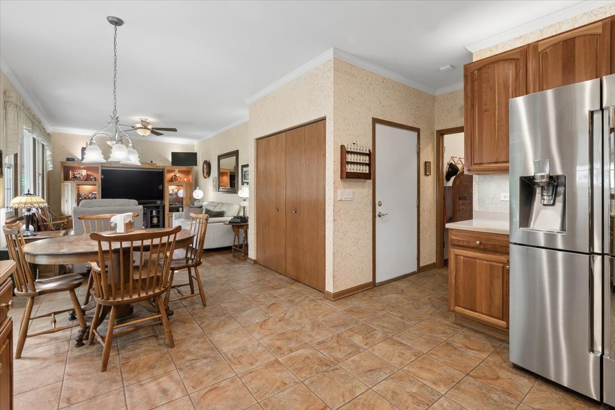 2058 Carillon Drive Property Photo 6