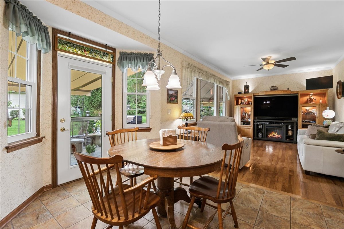 2058 Carillon Drive Property Photo 8