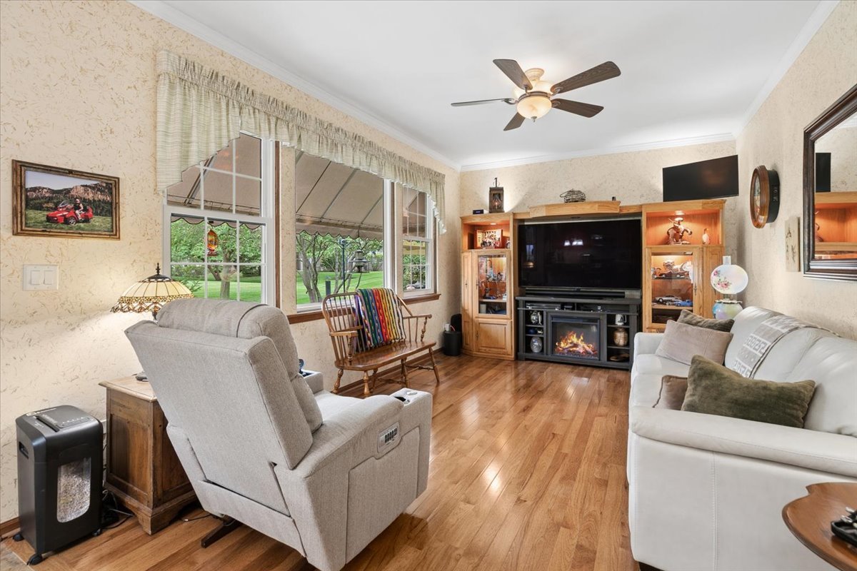 2058 Carillon Drive Property Photo 11