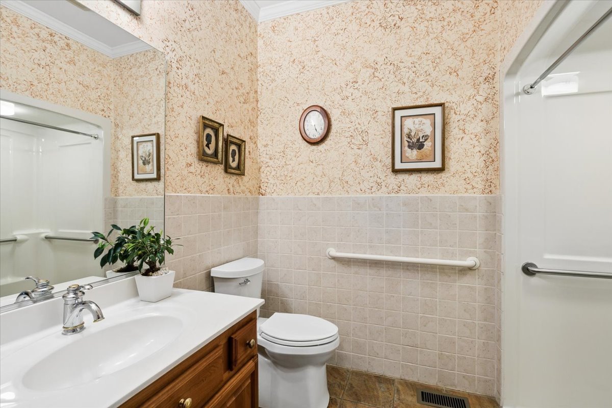 2058 Carillon Drive Property Photo 15
