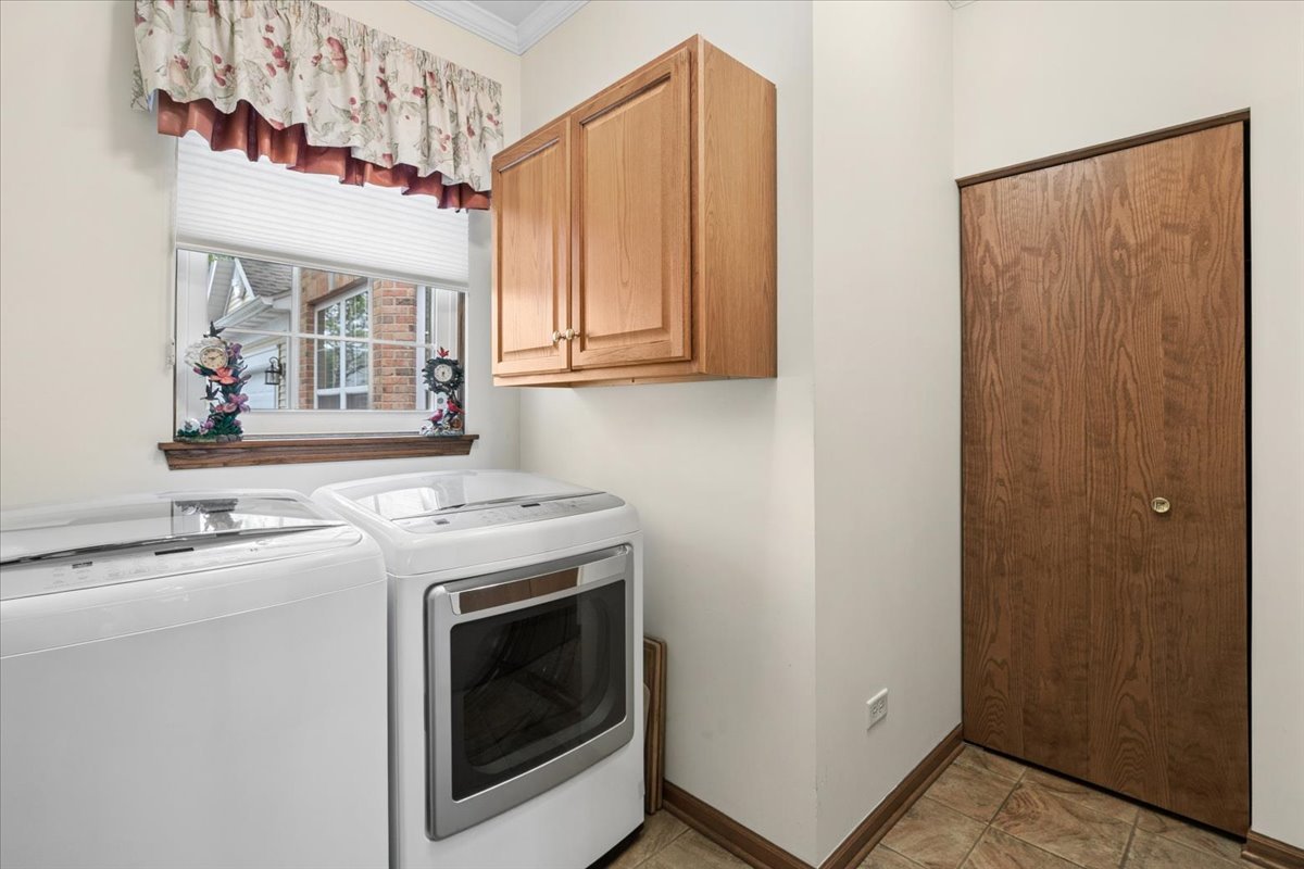 2058 Carillon Drive Property Photo 16