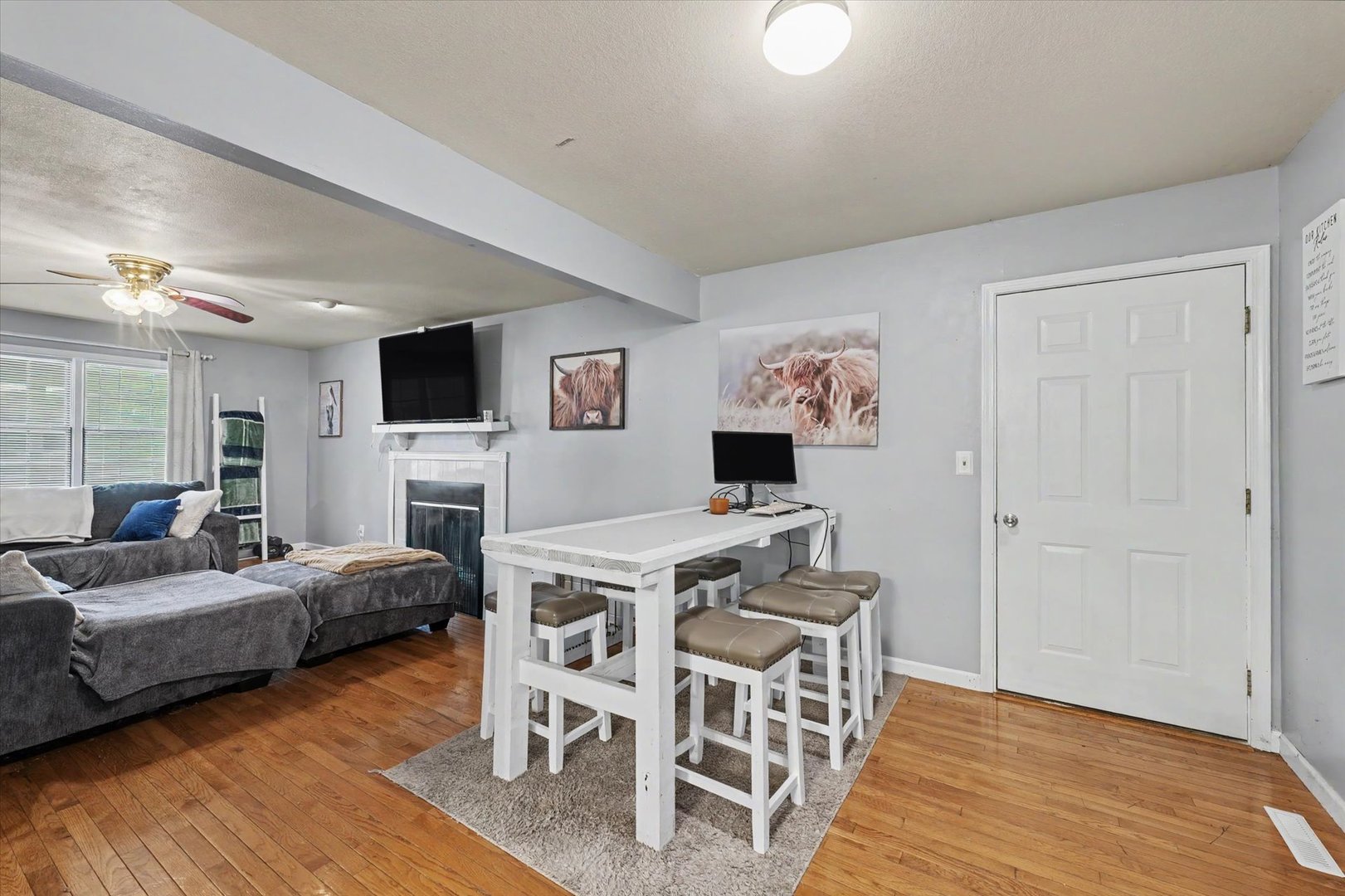 300 Gainesborough Court Property Photo 25