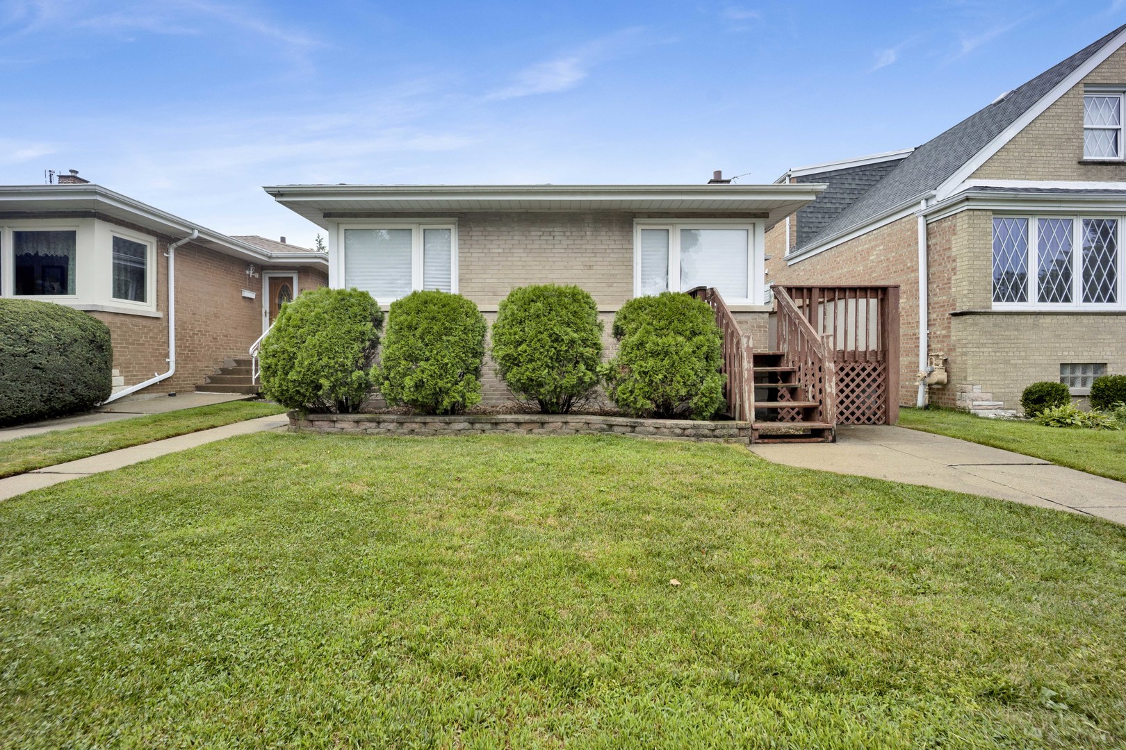 5730 S Oak Park Avenue Property Photo 1