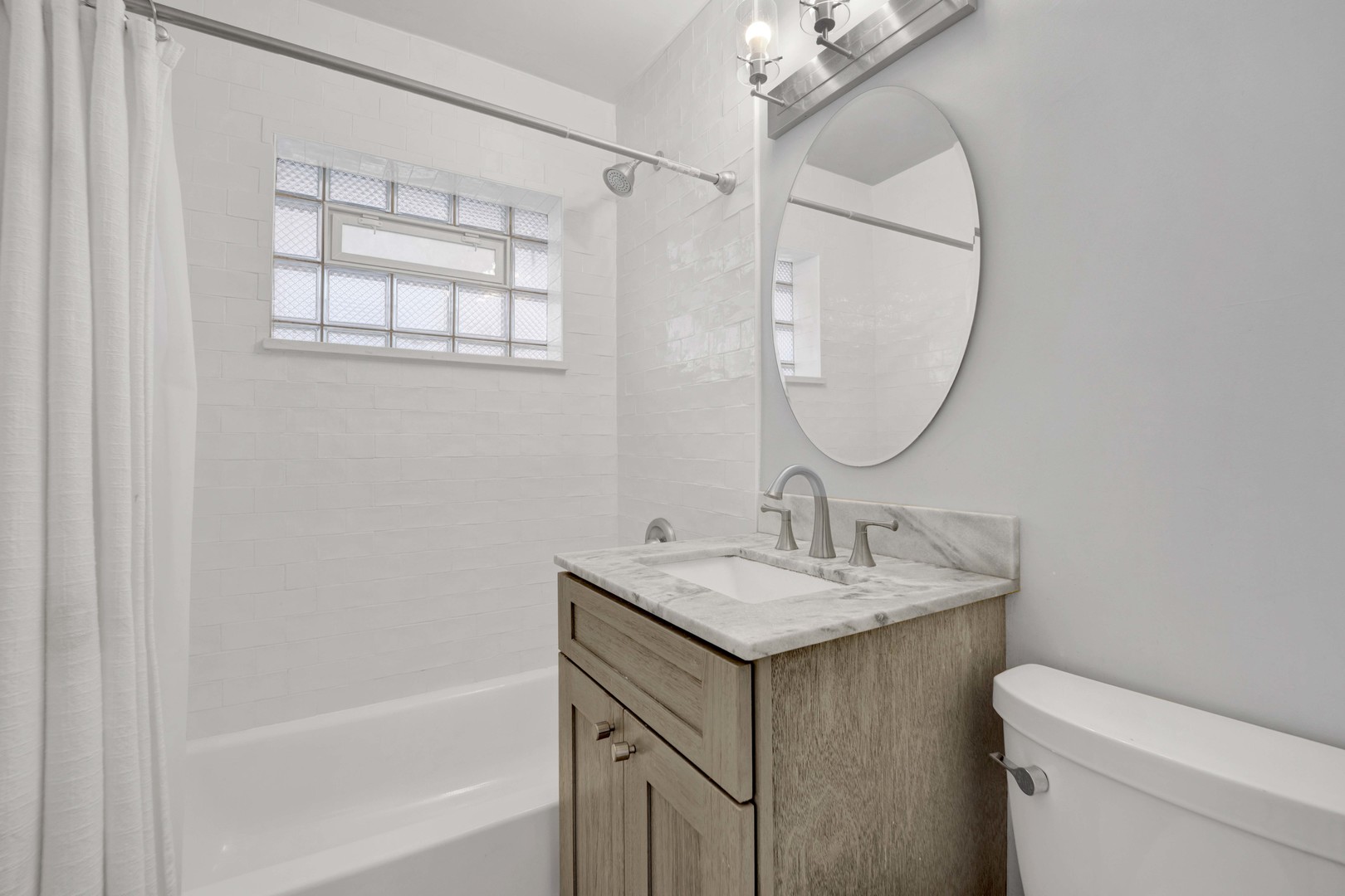 5730 S Oak Park Avenue Property Photo 6