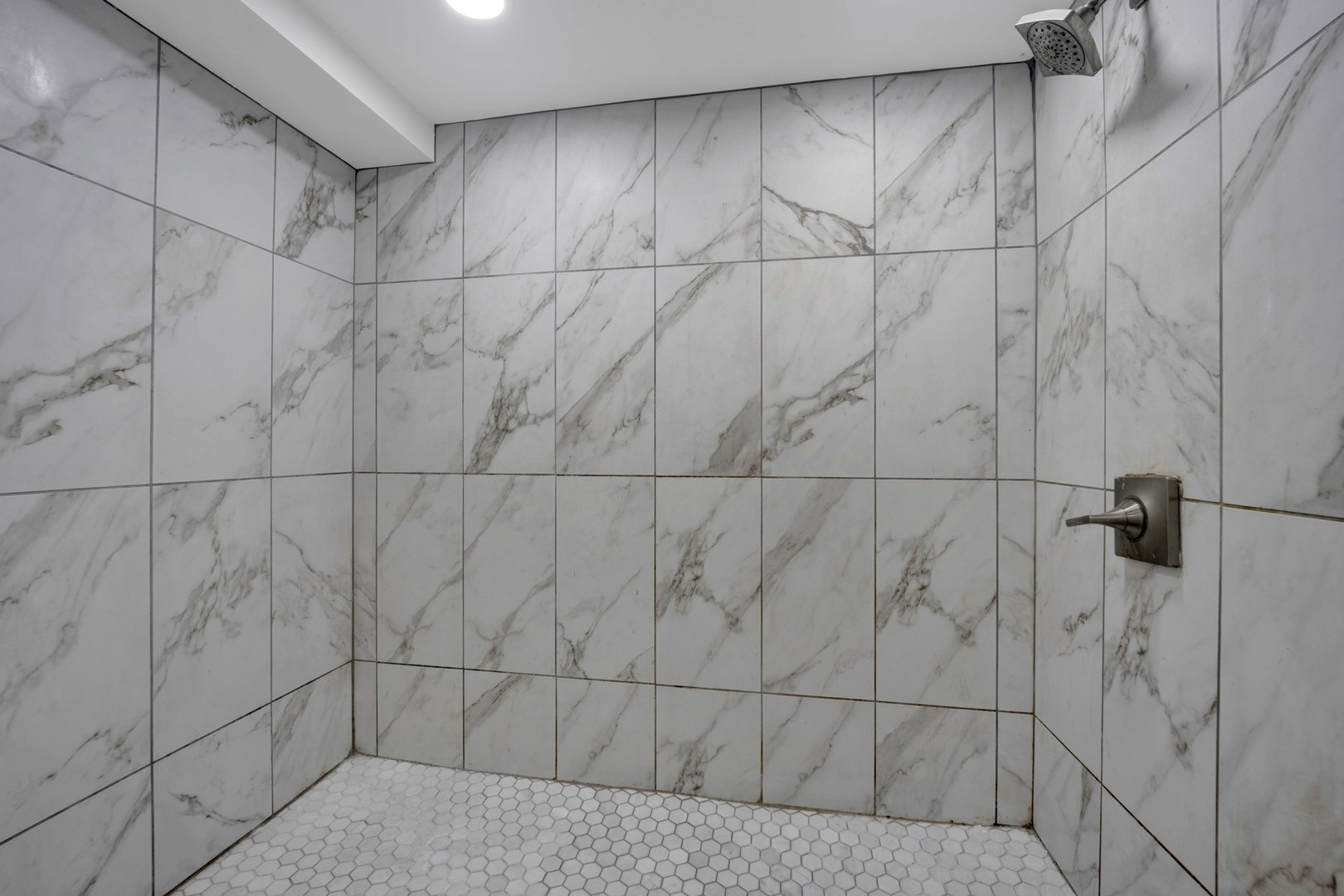 5730 S Oak Park Avenue Property Photo 11