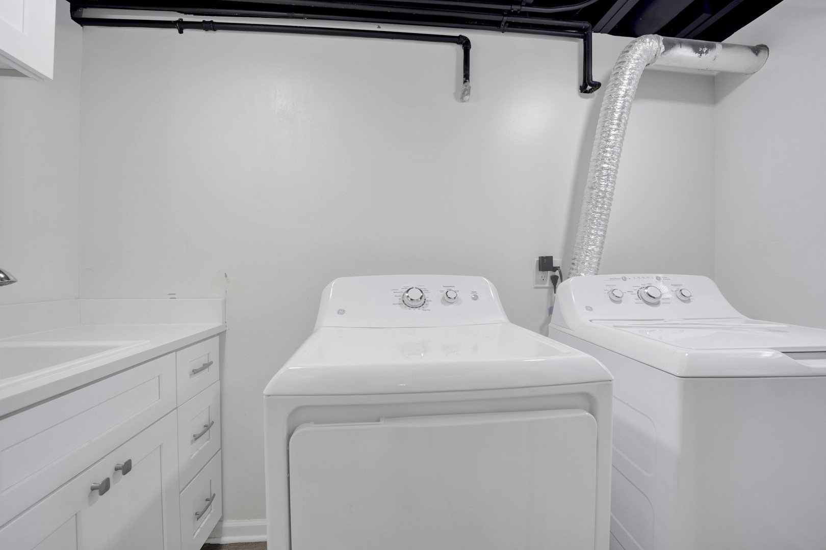 5730 S Oak Park Avenue Property Photo 12