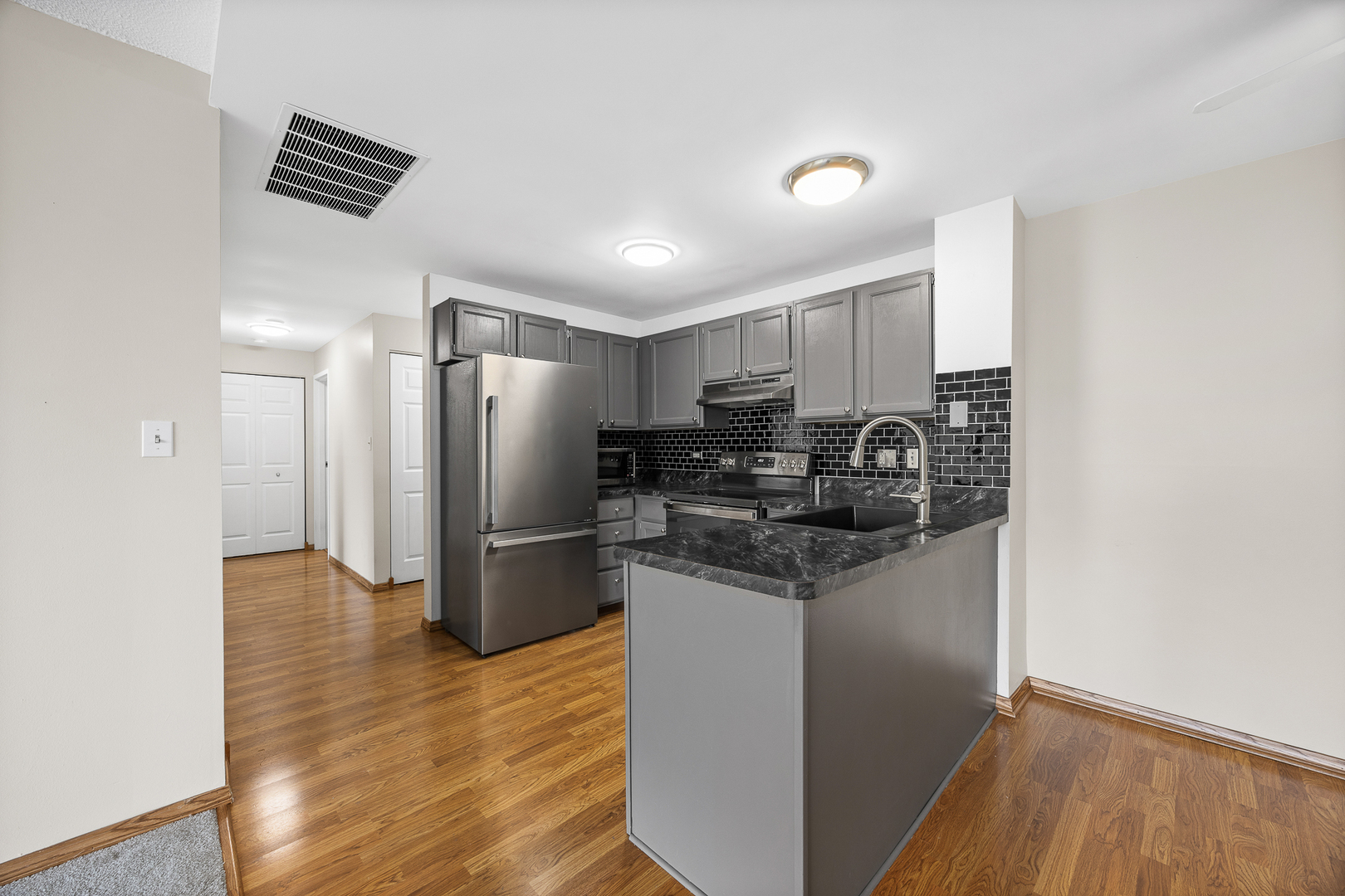 5400 Walnut Avenue 410 Property Photo 6