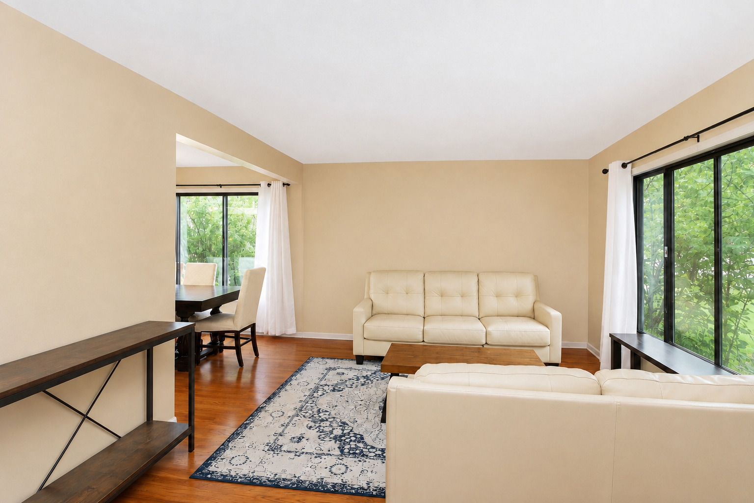 982 Valleyview Drive Property Photo 3