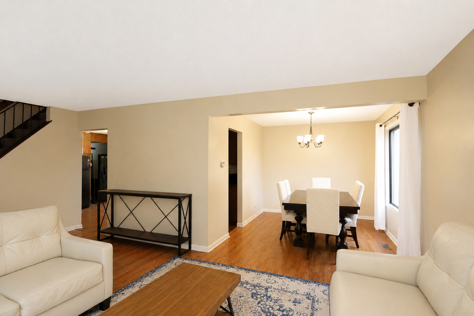 982 Valleyview Drive Property Photo 4