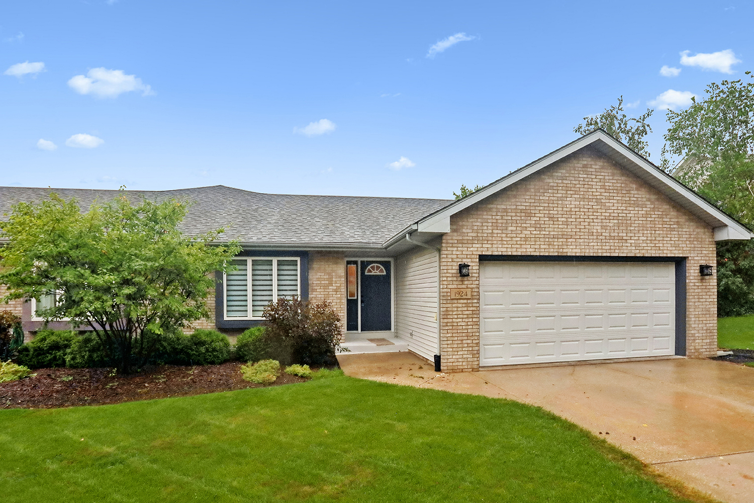 1924 Calla Drive Property Photo 1