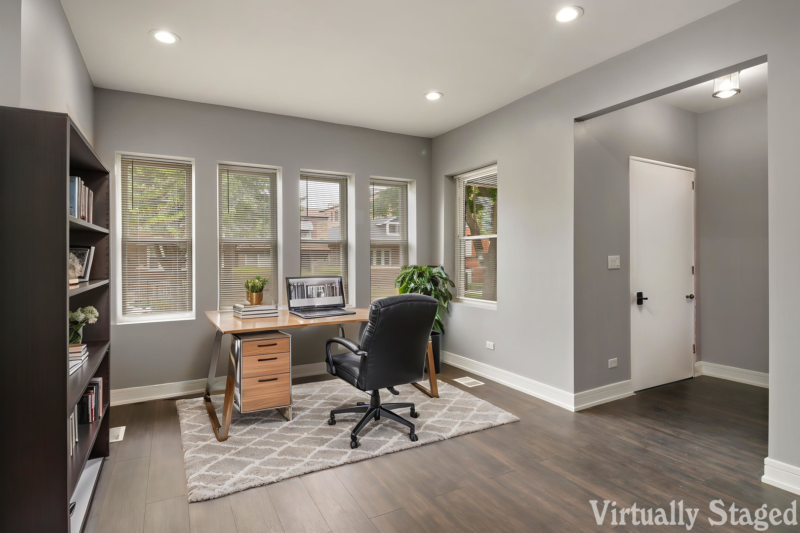 7837 S Laflin Street Property Photo 4