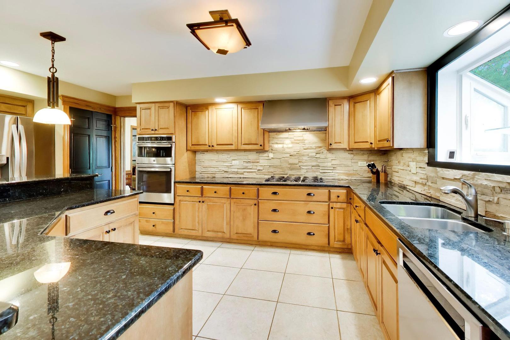 933 Spindletree Avenue Property Photo 8