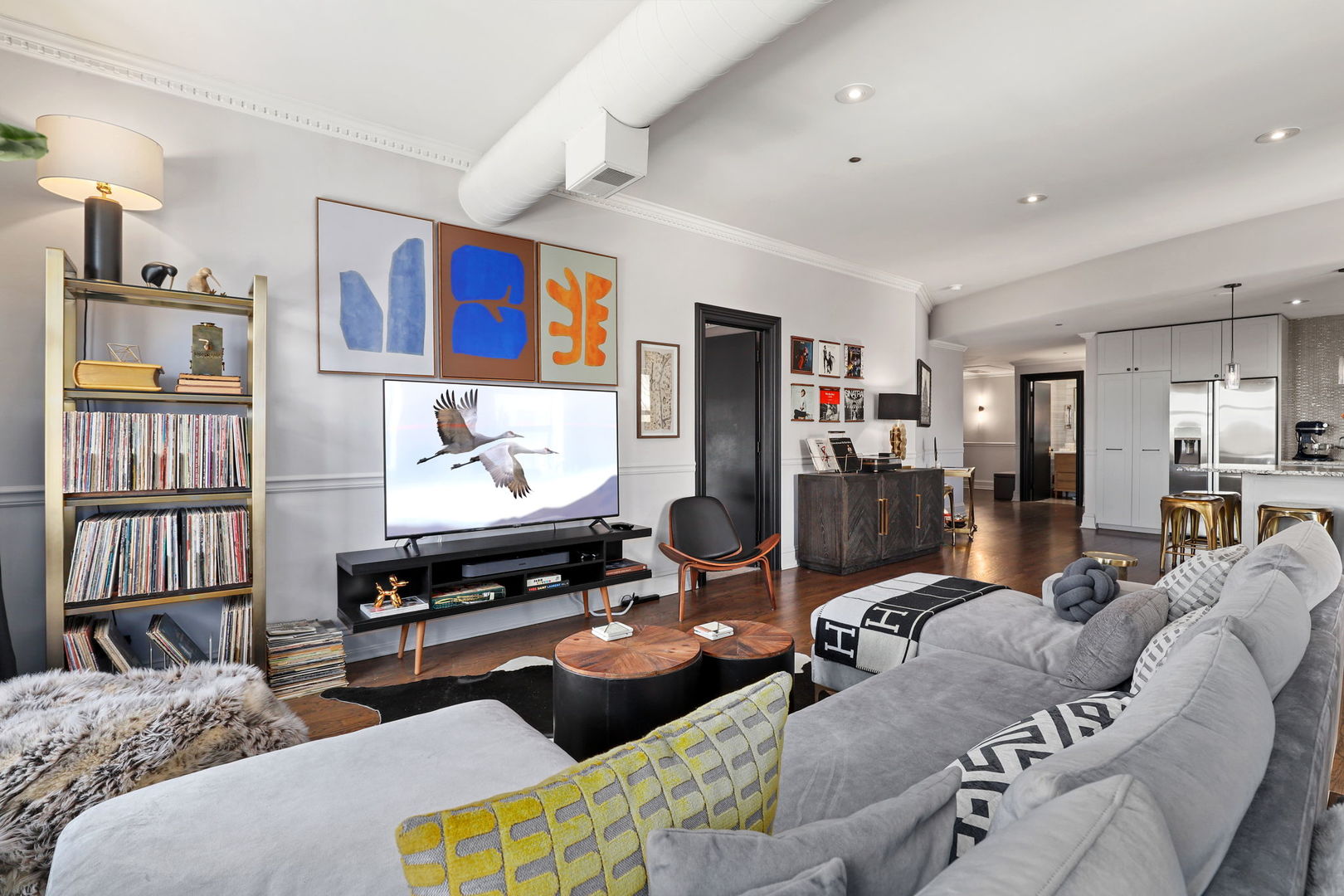 910 S Michigan Avenue 304 Property Photo 6