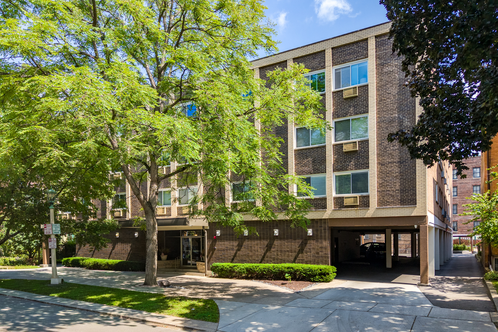 222 N Grove Avenue 2D