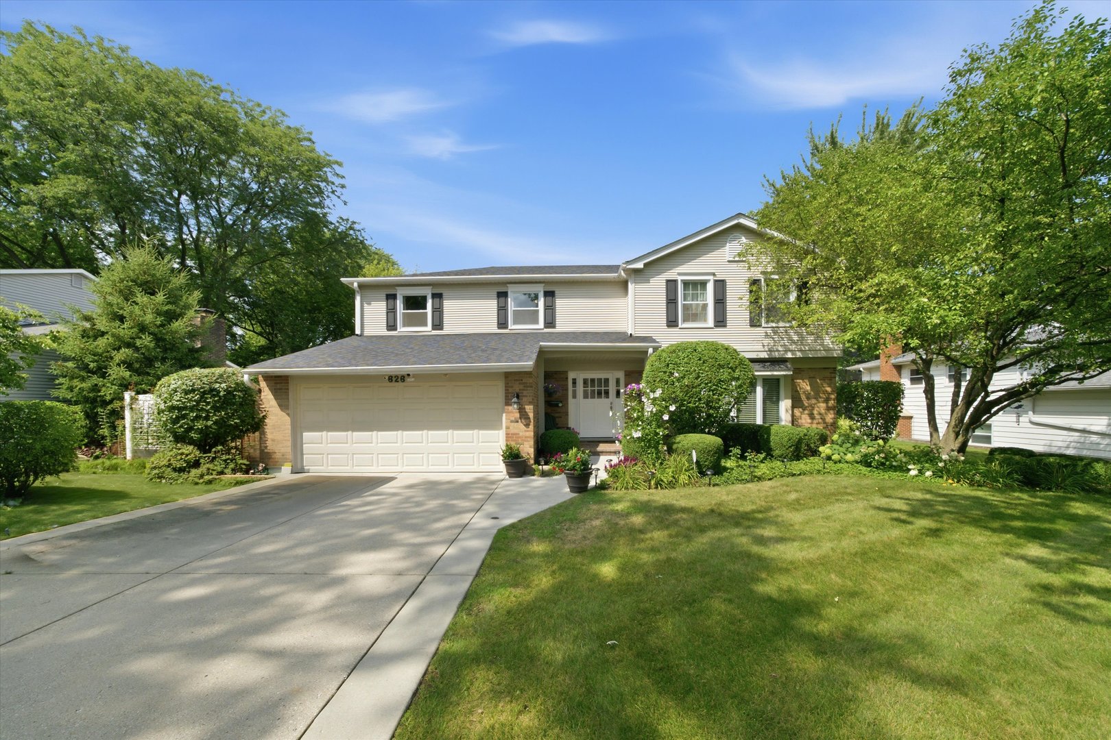 626 E Golf Road Property Photo 1