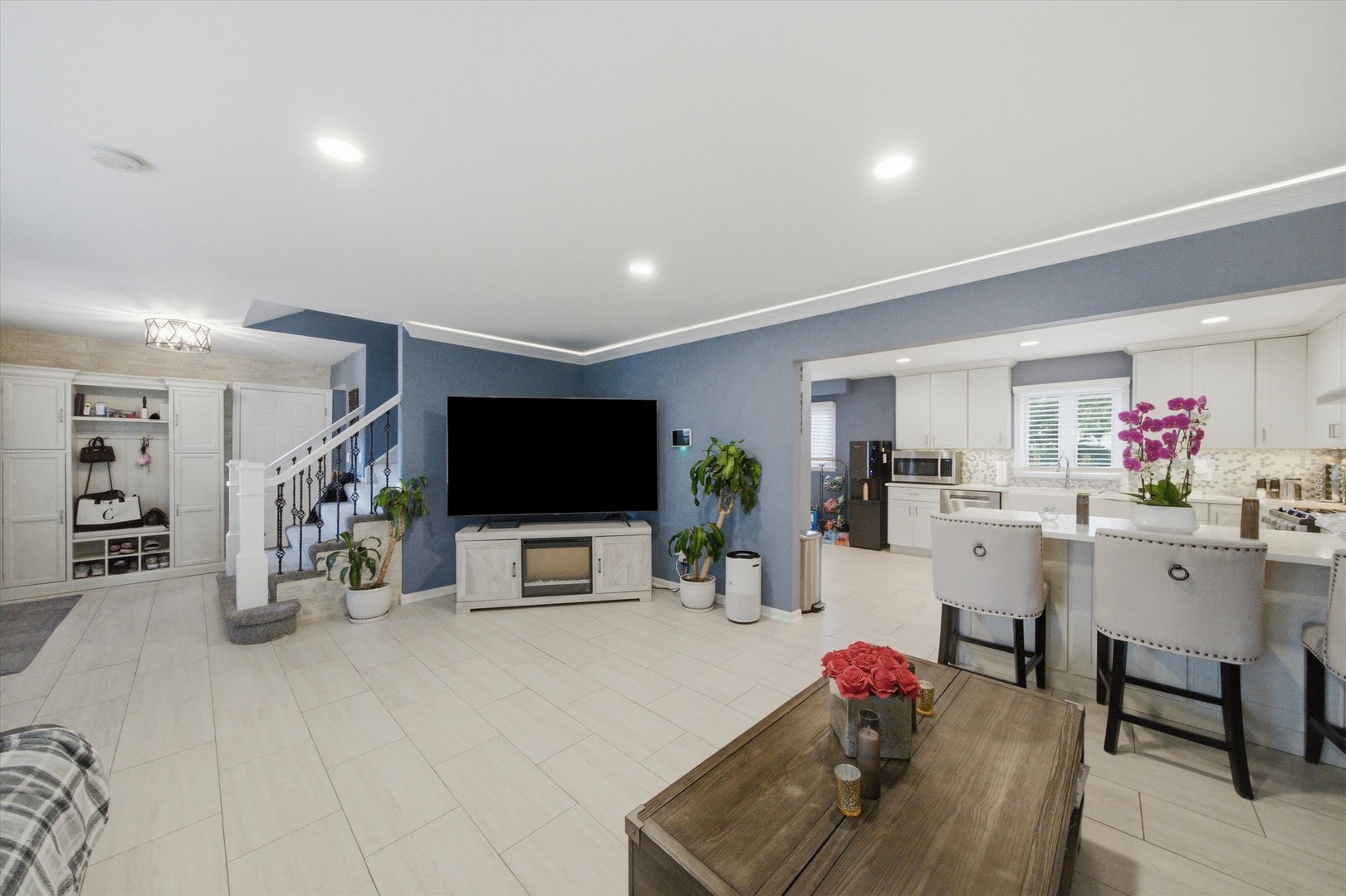626 E Golf Road Property Photo 4