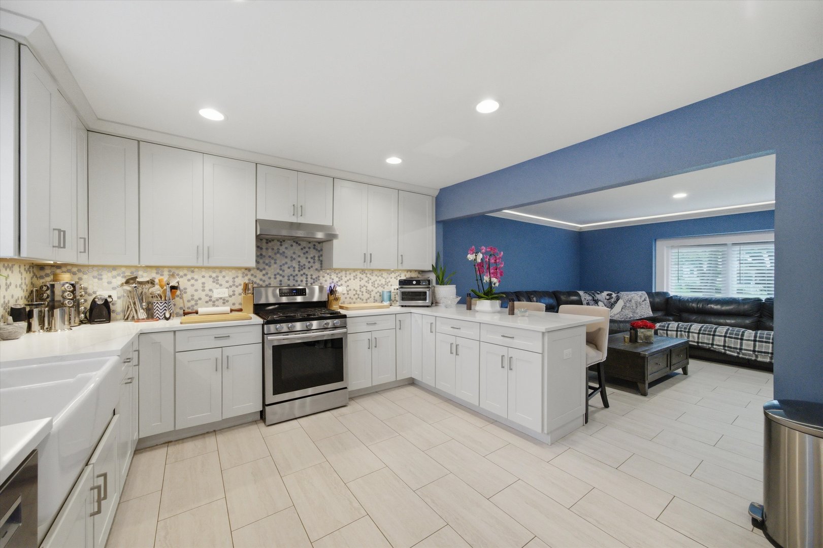 626 E Golf Road Property Photo 6