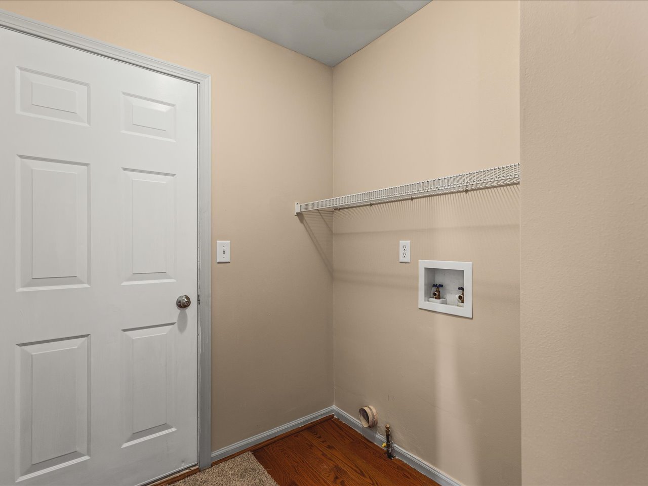 5571 Thribble Cross Property Photo 8