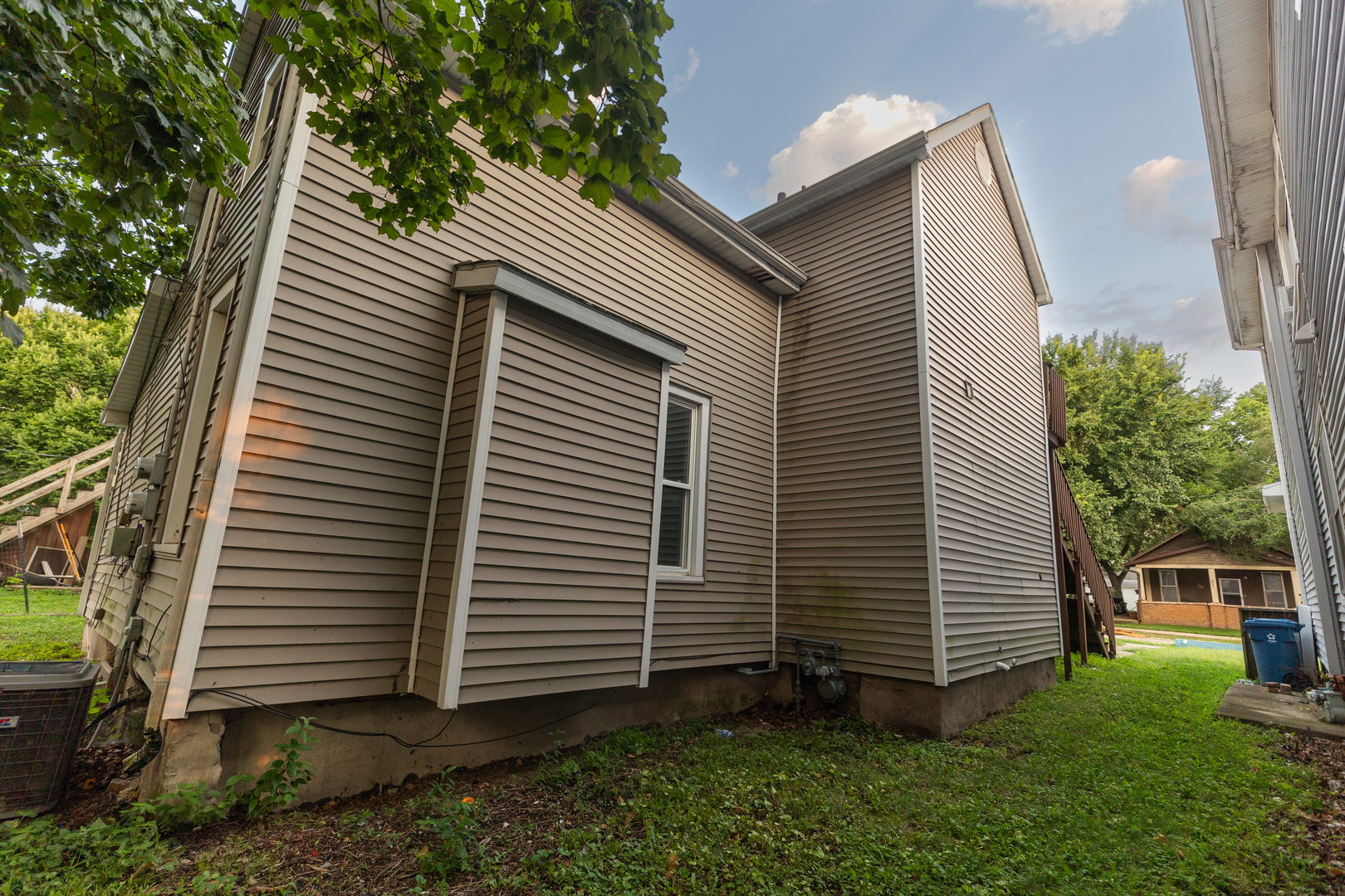 622 E Mulberry Street Property Photo 4