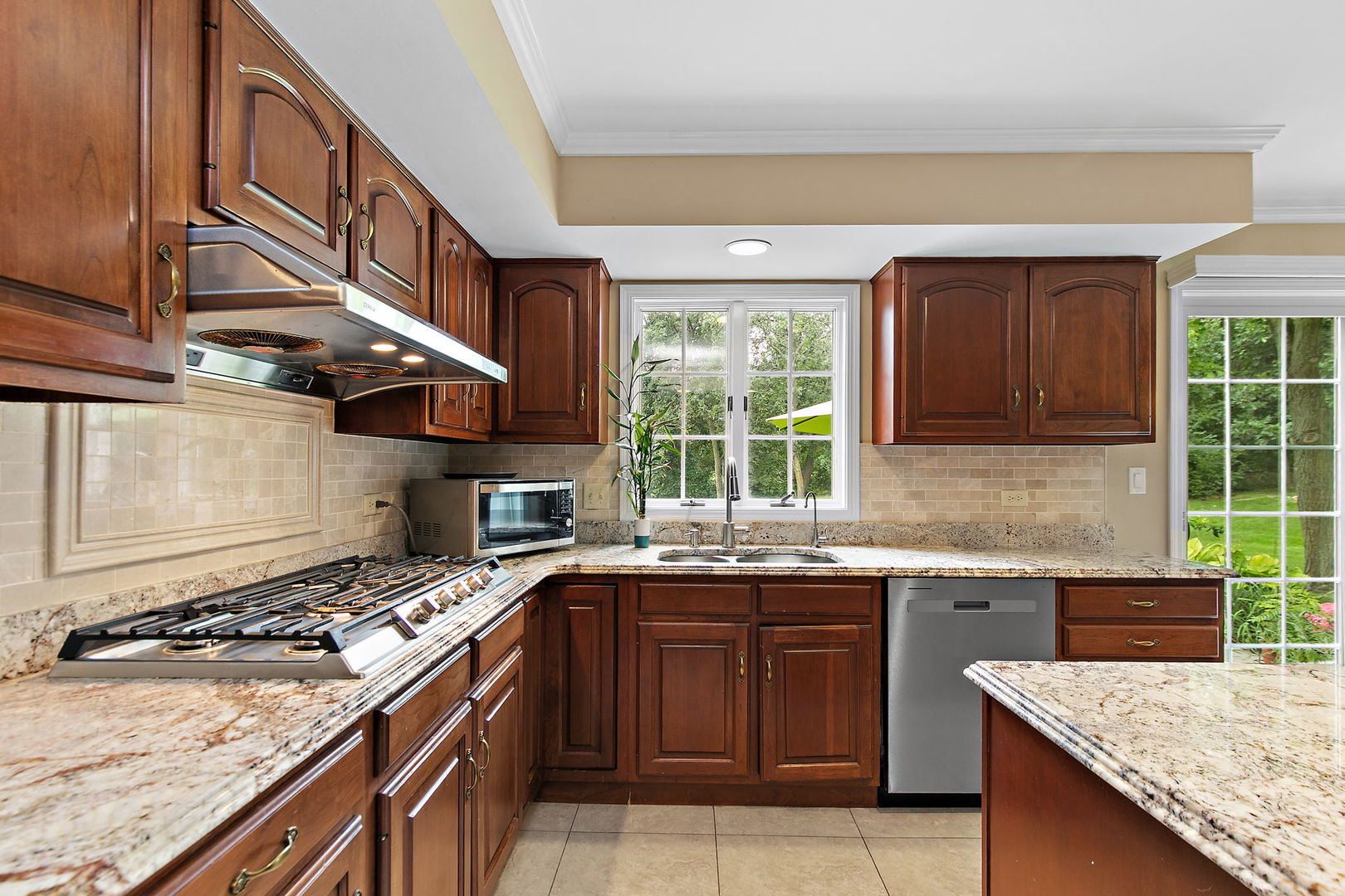 2701 Crystal Way Property Photo 11