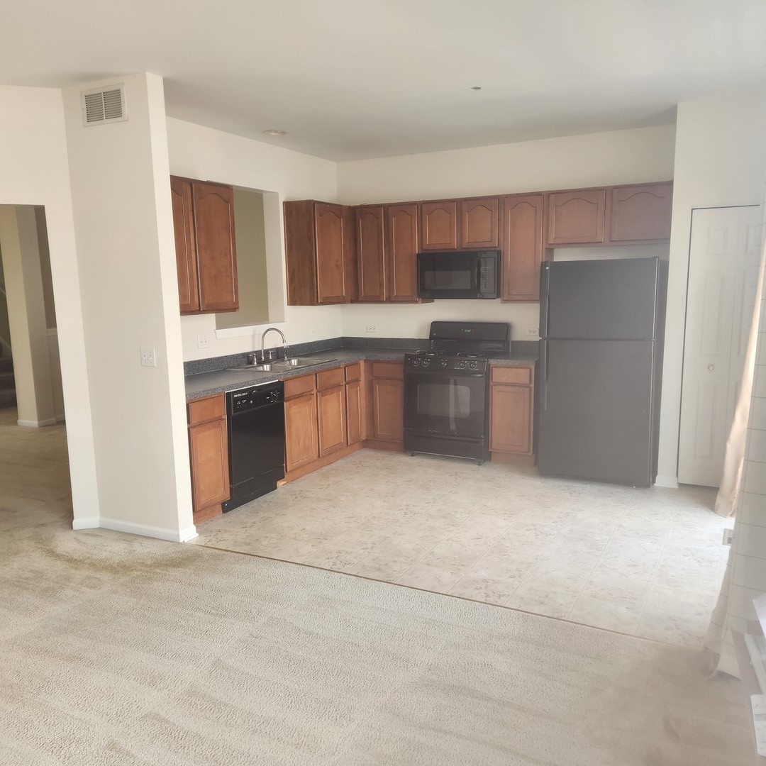 830 Summit Creek Drive Property Photo 3
