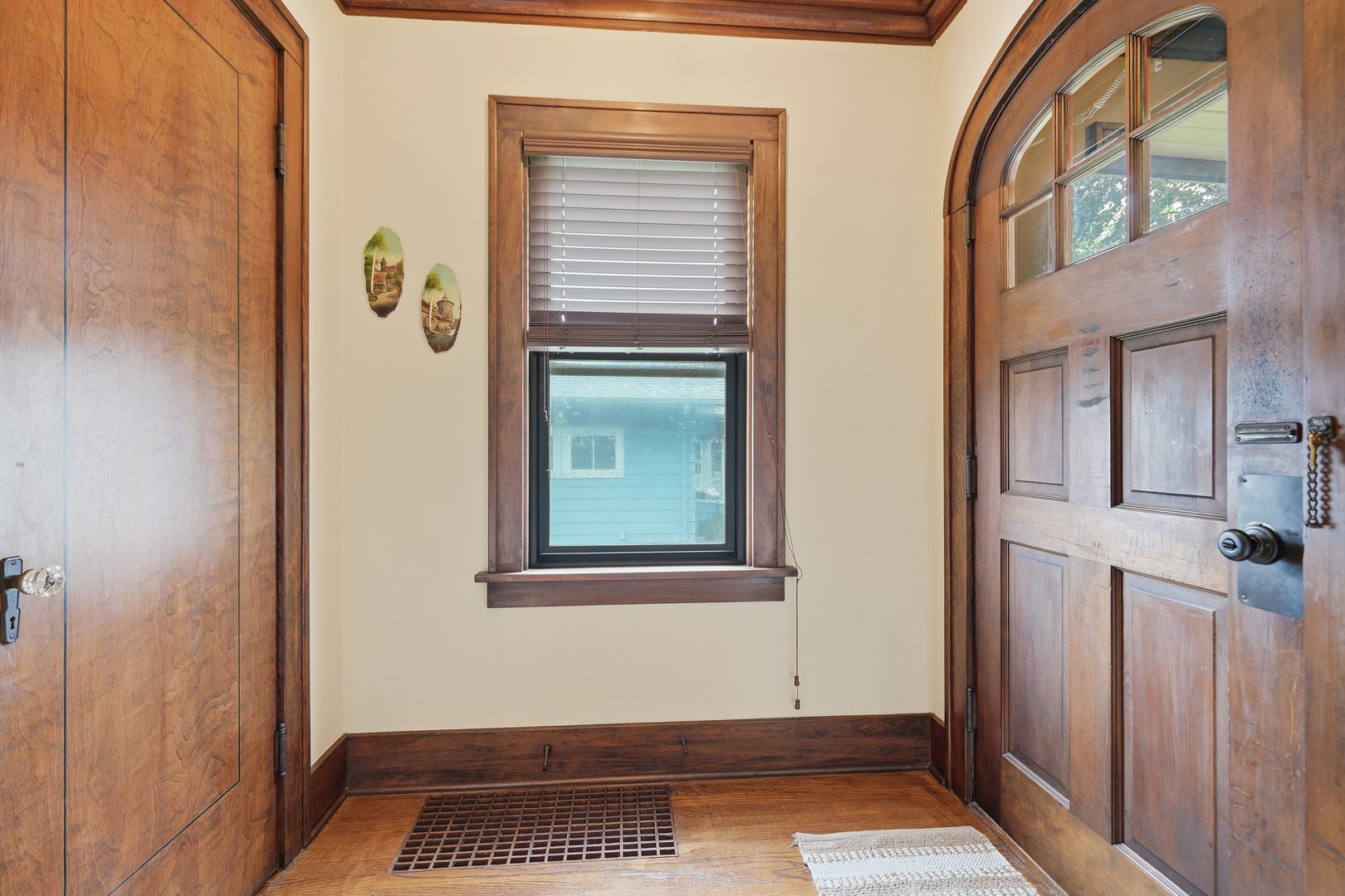 2508 Western Avenue Property Photo 5