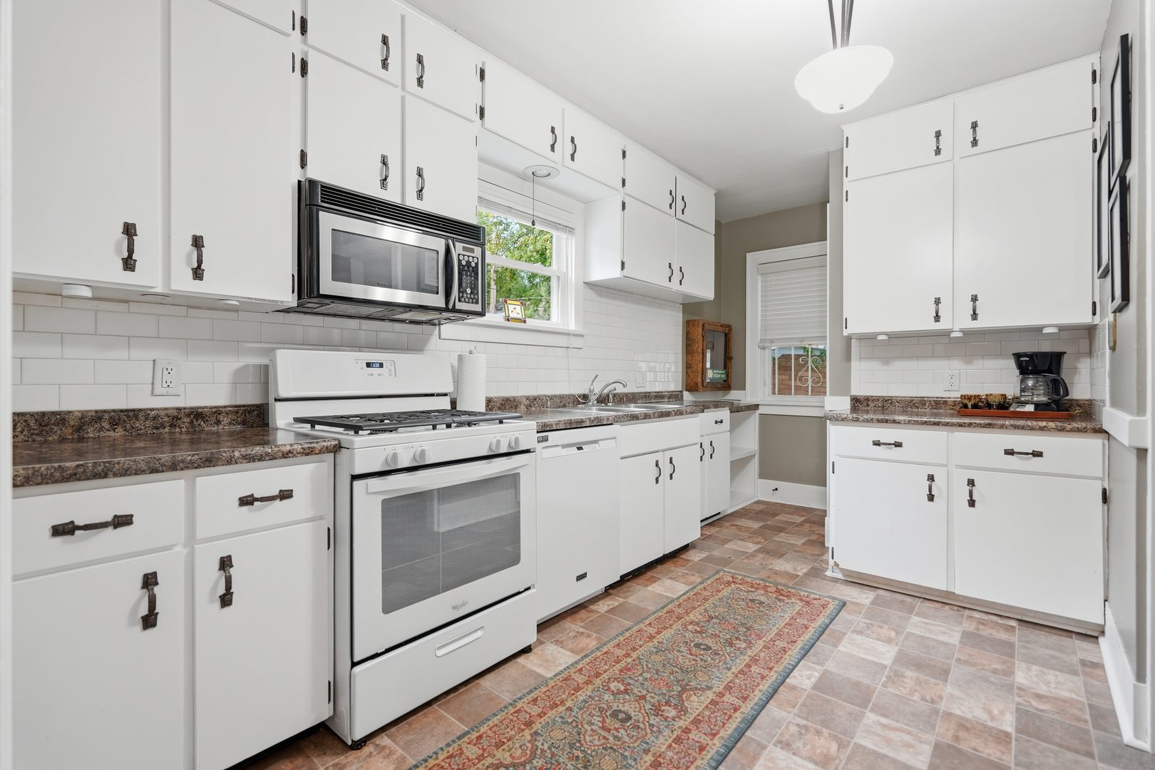 2508 Western Avenue Property Photo 10