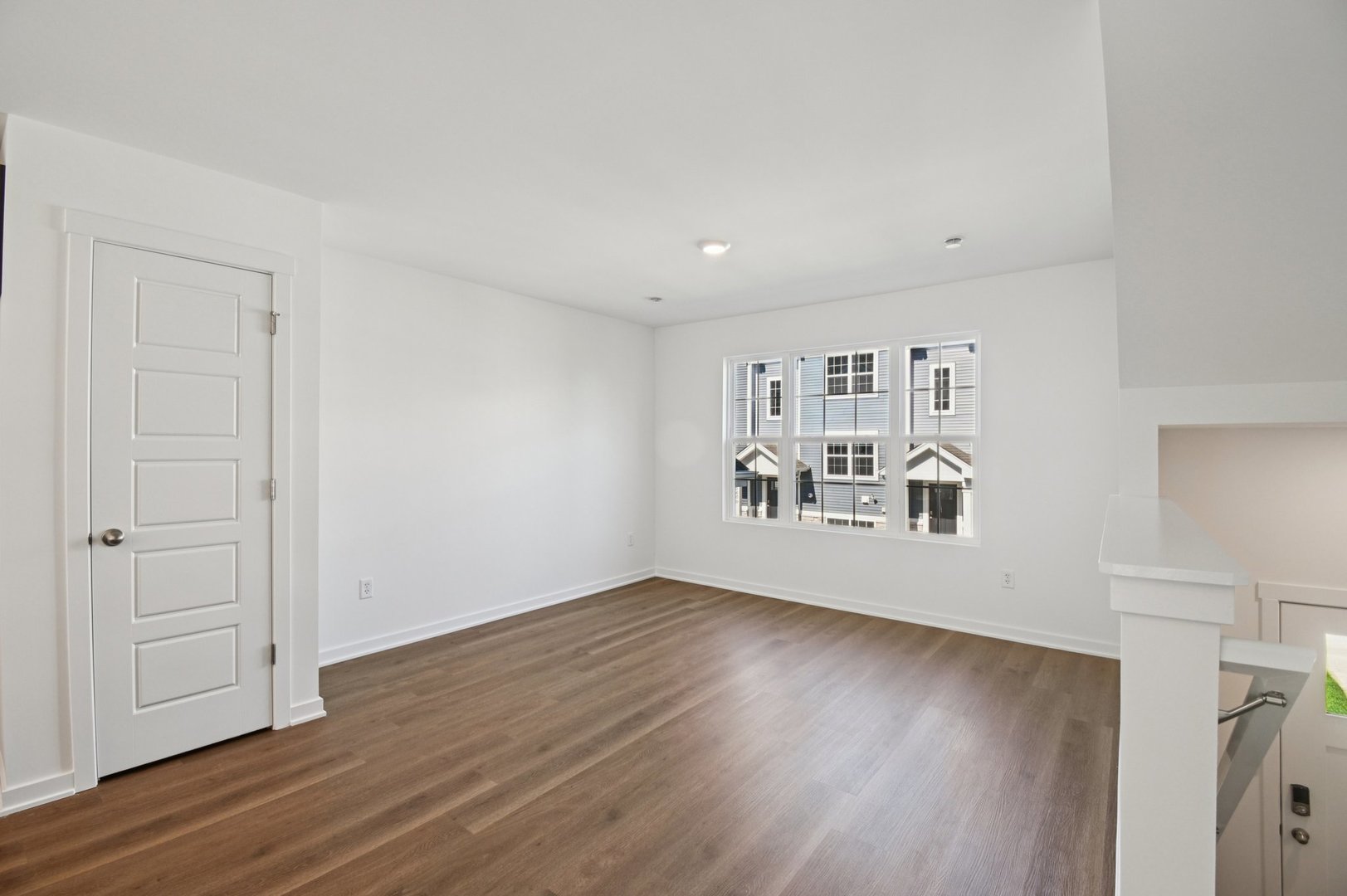 1299 Foxglove Drive Property Photo 3