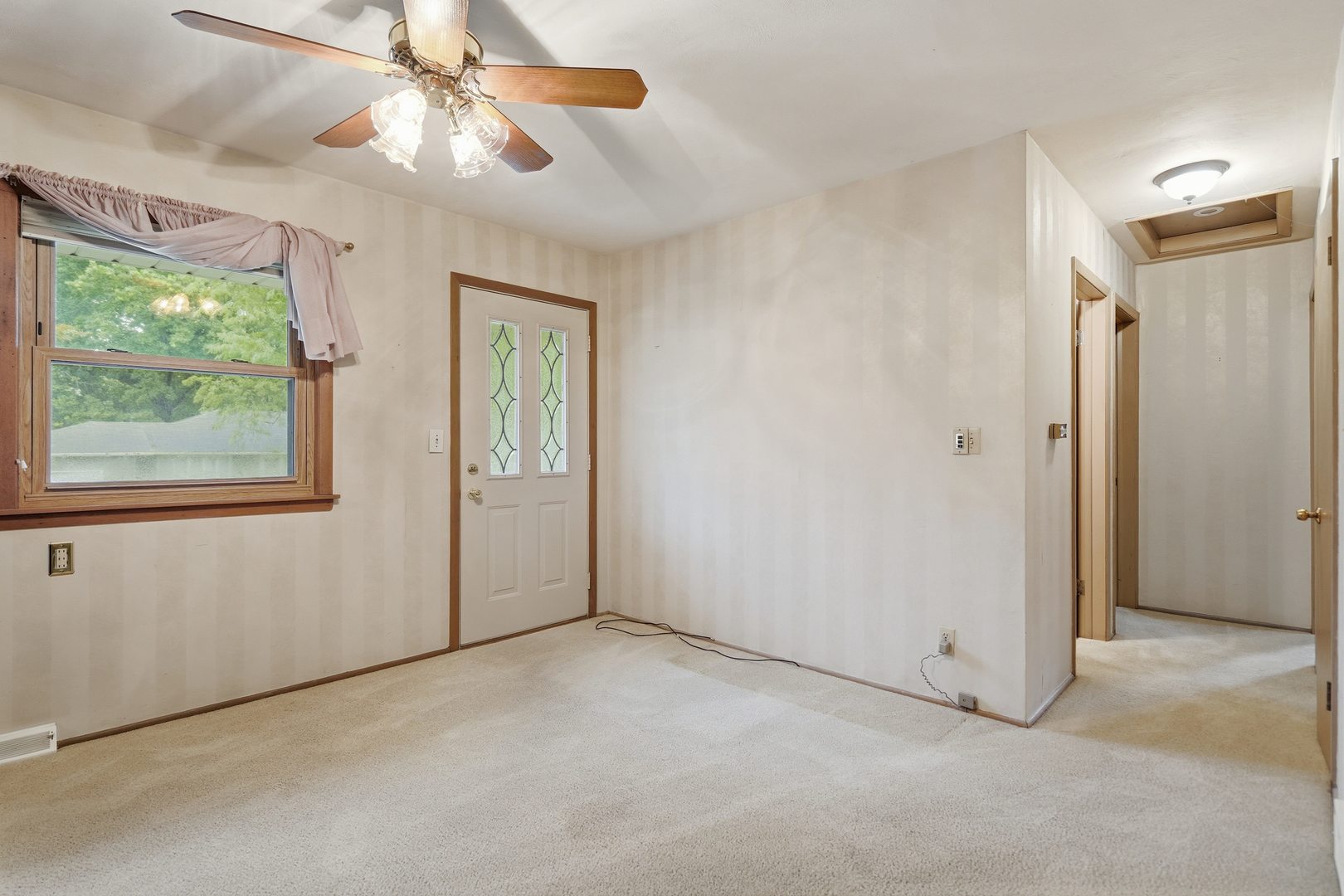 964 Cimarron Drive Property Photo 4