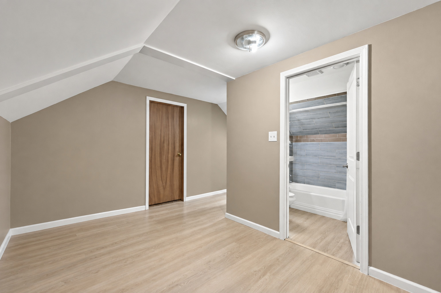 4904 Rose Street Property Photo 17