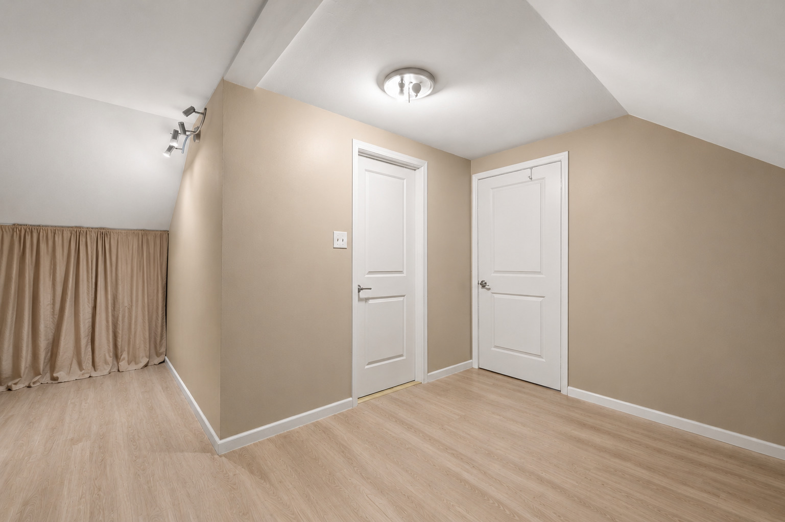 4904 Rose Street Property Photo 19