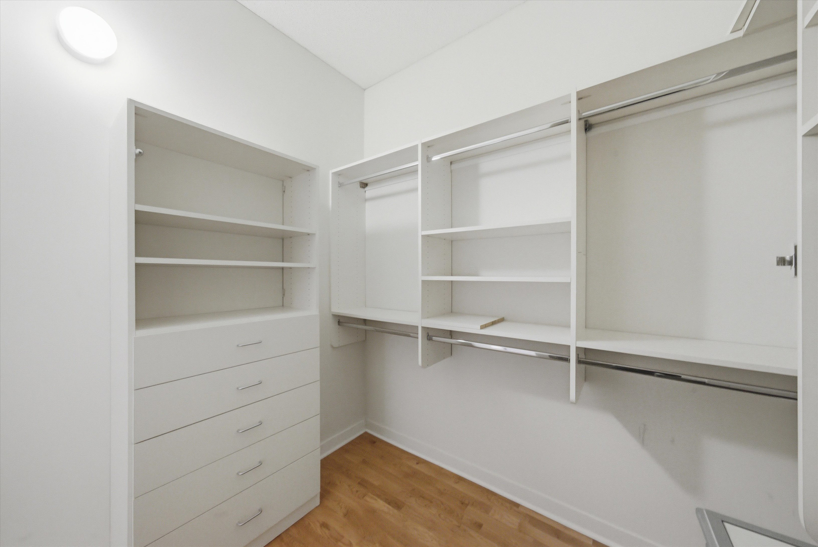 737 W Washington Boulevard 904 Property Photo 17