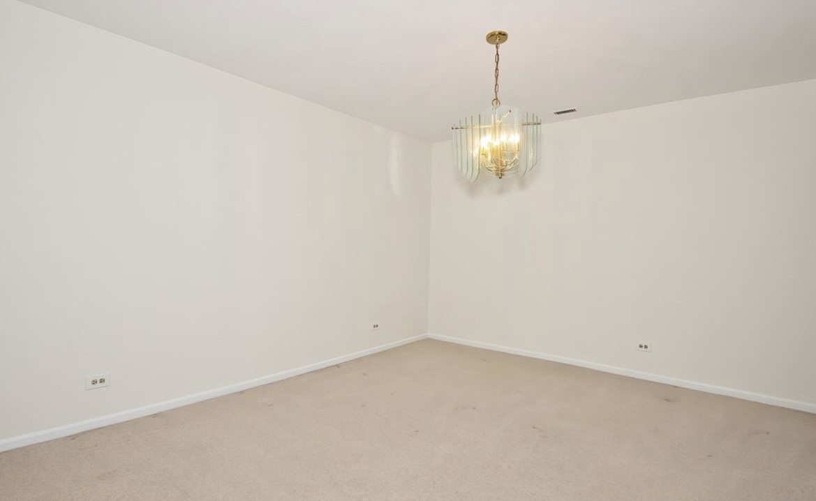 2000 Chestnut Avenue 207 Property Photo 5