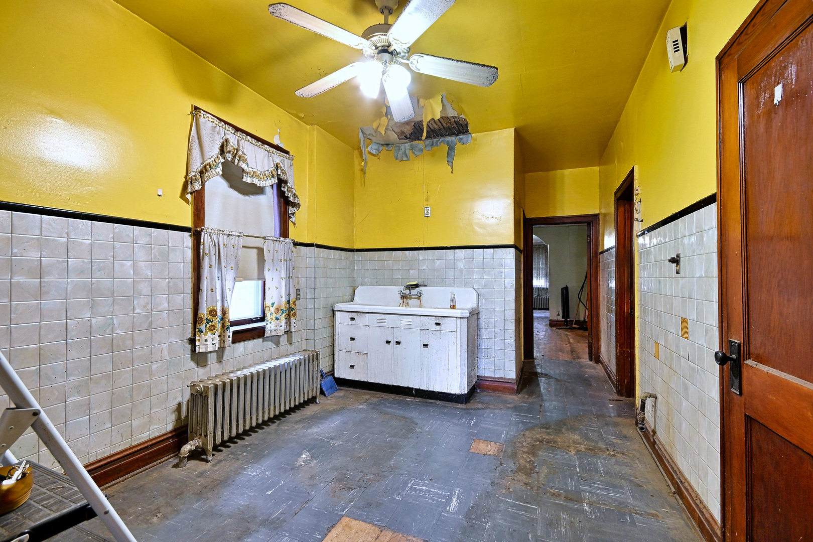 2026 W Cortland Street Property Photo 5