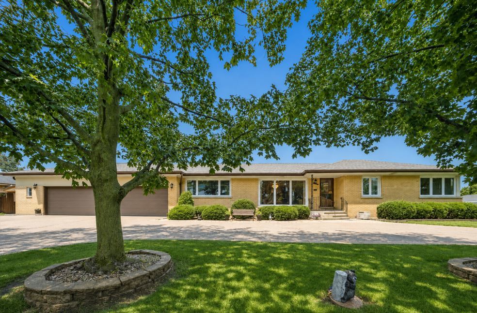 8231 W Berwyn Avenue Property Photo 1
