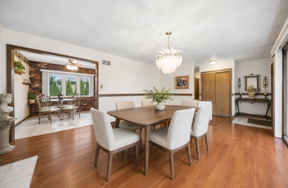 8231 W Berwyn Avenue Property Photo 4