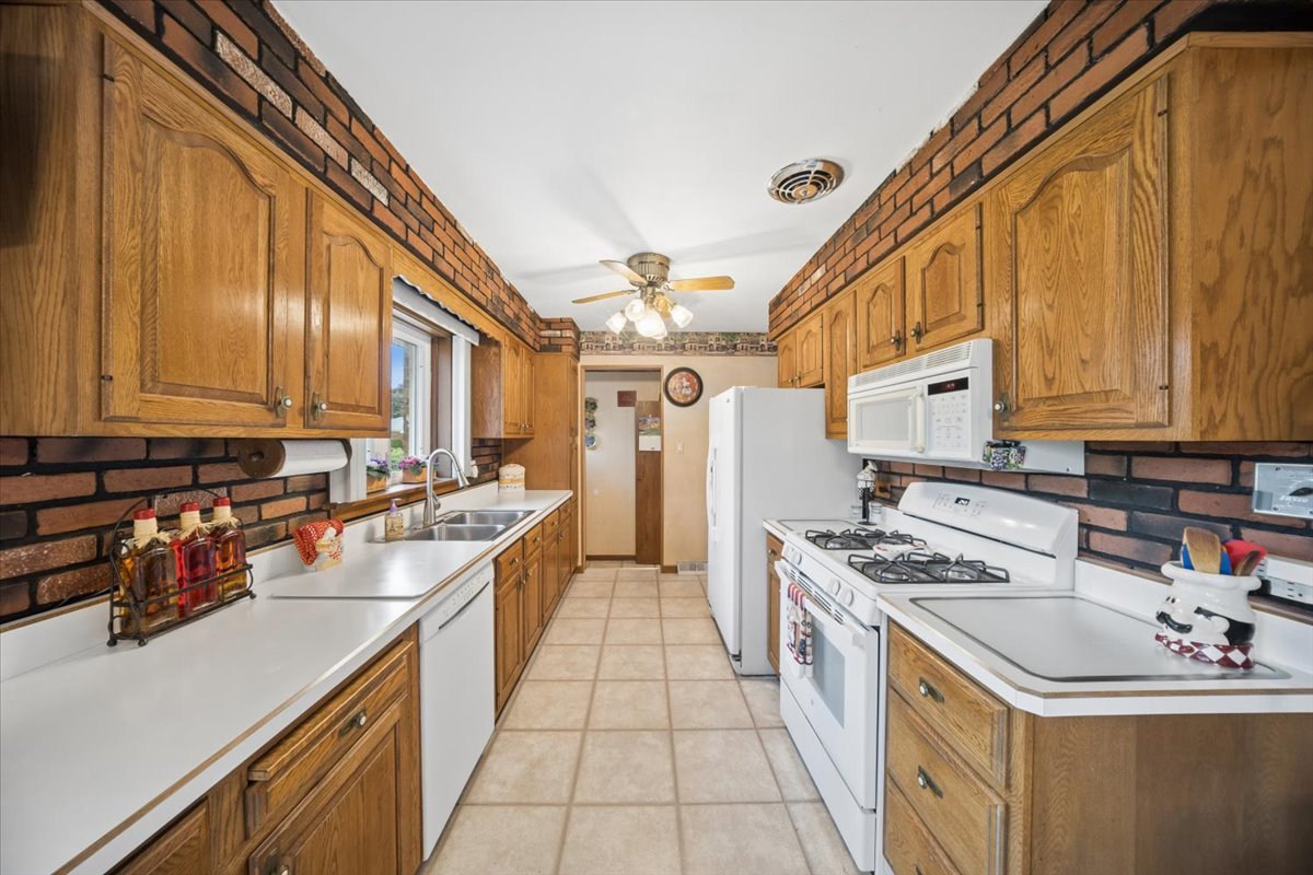 8231 W Berwyn Avenue Property Photo 7