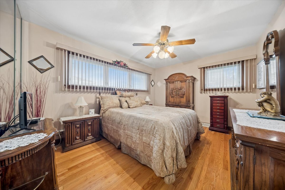 8231 W Berwyn Avenue Property Photo 13