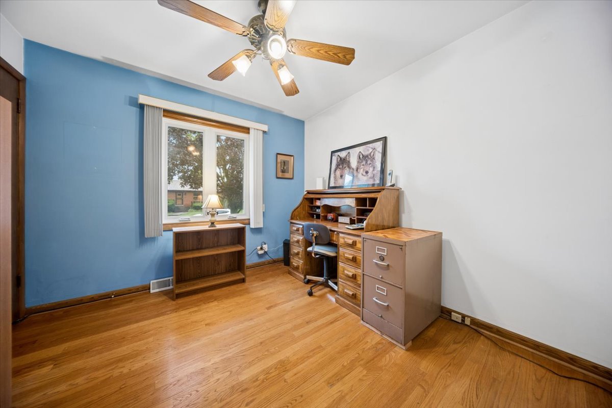 8231 W Berwyn Avenue Property Photo 16
