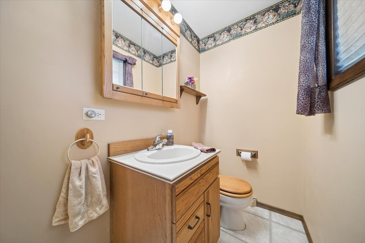 8231 W Berwyn Avenue Property Photo 17