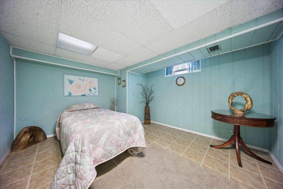 8231 W Berwyn Avenue Property Photo 22