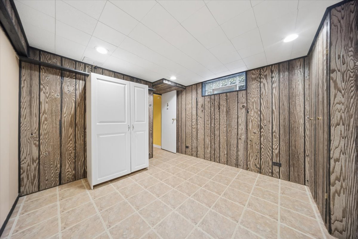 8231 W Berwyn Avenue Property Photo 24